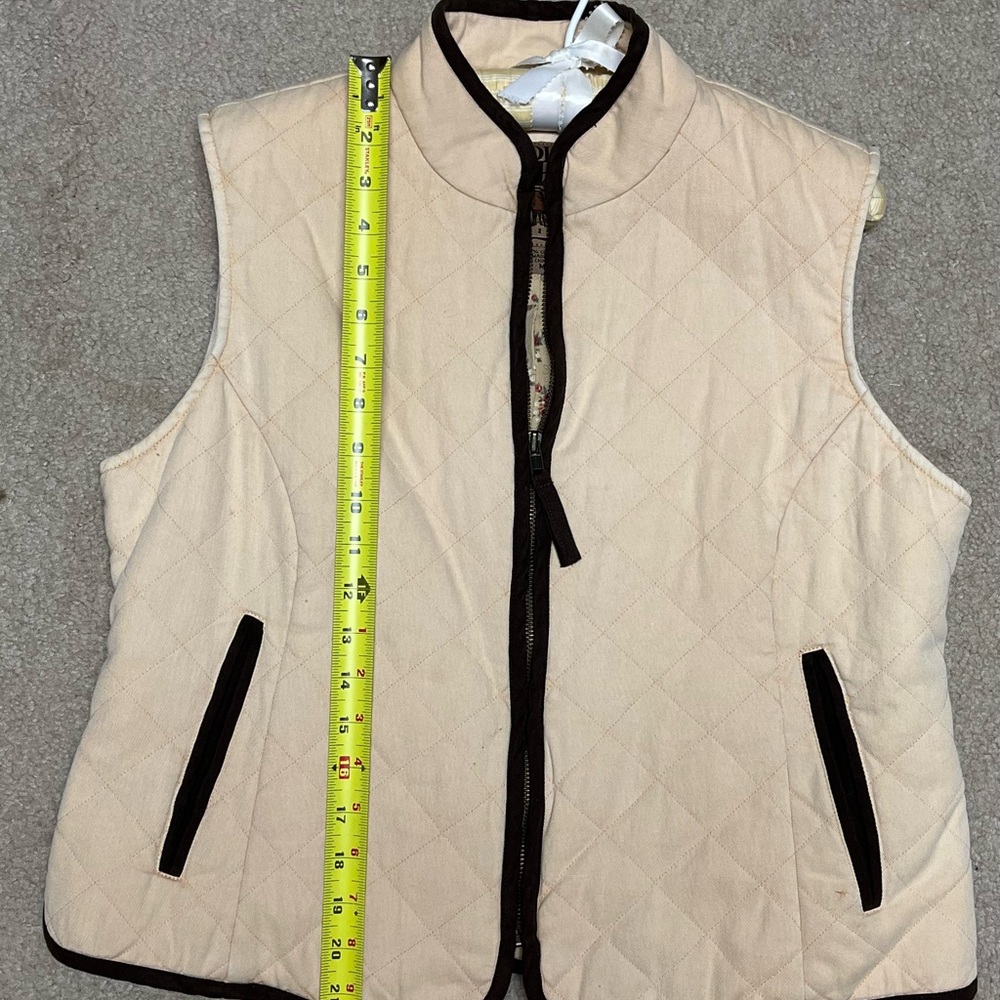 Madison Creek Outfitters Beige/Very Light Yellow Quilted Vest for Women - Picture 6 of 7